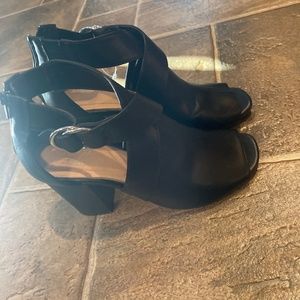 Black chunky heels